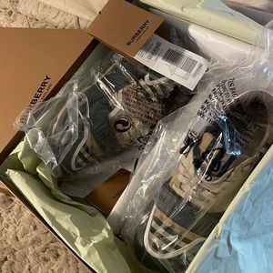 Men’s Burberry Sz 40